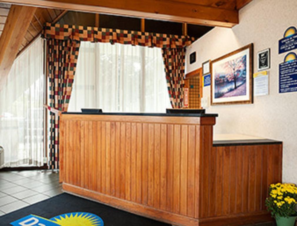 Days Inn By Wyndham Rutland/Killington Area Bagian luar foto