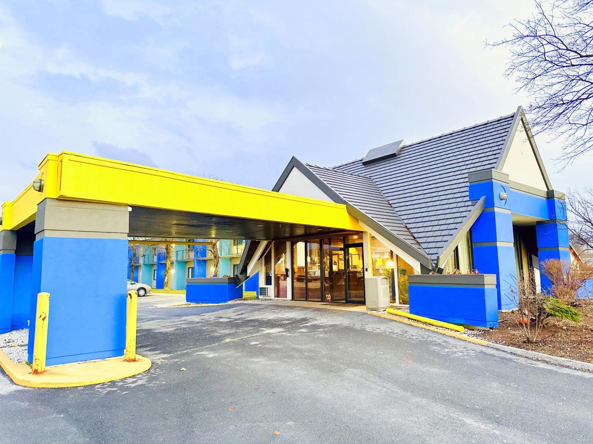 Days Inn By Wyndham Rutland/Killington Area Bagian luar foto